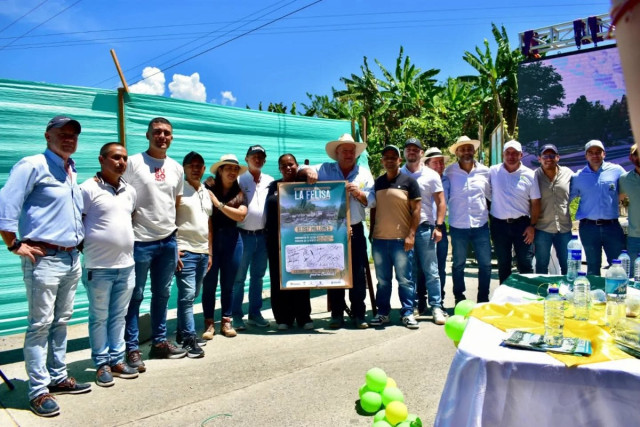 El Gobernador de Caldas, Henry Gutiérrez, oficializó el inicio de obras del nuevo parque en el centro poblado La Felisa y la pavimentación de 4 kilómetros de la vía entre Salamina y La Merced.