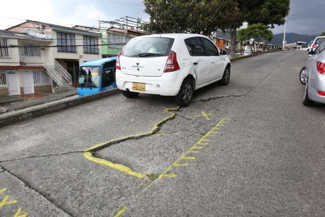 Huecos en las calles de la Sultana