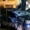 Un carro se accidentó en la Avenida Santander: los ocupantes escaparon sin el vehículo.