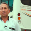 Carlos Iván Posada, conductor de la empresa de colectivos Gran Caldas, le devolvió a un pasajero dos celulares de alta gama que había dejado en su vehículo.