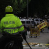 Afuera del estadio hubo enfrentamientos entre la Fuerza Pública y los aficionados, que causaron varios estragos.