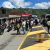 Este era el panorama esta mañana por el bloqueo en el peaje La Estrella, en la vía Manizales-Neira. 