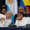 El presidente de México, Andrés Manuel López Obrador, ayer con su homólogo de Colombia, Gustavo Petro, durante la Conferencia Latinoamericana y del Caribe sobre Drogas, en Cali.