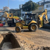 Desde temprano este sábado, personal de Aguas de Manizales adelanta las obras de reparación en la tubería del acueducto que pasa por el colegio INEM, sobre la avenida Paralela.