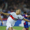 El delantero Kilyam Mbappe celebra uno de los cuatro goles conseguidos por el París Saint-Germain durante el encuentro correspondiente a la vuelta de los cuartos de final de la Liga de Campeones que FC Barcelona y PSG disputaron este martes en el Olímpico Lluis Company, en Barcelona.