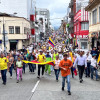 Cuando la cabeza de la marcha contra el Gobierno pasaba el Parque Caldas, en la carrera 22, la cola iba por el parque de Cristo Rey, en la avenida Santander.