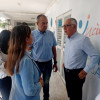 Guillermo Jaramillo (derecha), ministro de Salud y Protección Social, durante la visita al Hospital San Marcos. En el recorrido lo acompañaron autoridades locales y departamentales. En estas hay que incluir a Valentina Gómez, gerente de la institución; y a Natalia Castaño, directora Territorial de Salud de Caldas.