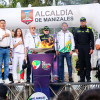 La llama de los I Juegos Nacionales Juveniles en el Parque del Agua de Manizales.