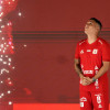 El futbolista colombiano Juan Fernando Quintero asiste a un evento en el que es presentado como nuevo jugador del América de Cali este jueves, en Cali (Colombia). 