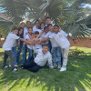 l sacerdote colombiano Rito Álvarez junto a los niños en uno de los centros de la Fundación Oasis Amor y Paz en Ábrego, Colombia.