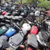 Foto | Cortesía | Tele aguadas  Estas son las motos que se pierden entre la maleza del patio de tránsito.