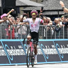 El ciclista ecuatoriano Richard Carapaz ganó la 11.ª etapa del Giro de Italia, de 186 kilómetros desde Viareggio a Castelnovo ne' Monti.