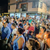 En Chinchiná marchan con linternas y velas por las calles del Centro, en rechazo a las alzas en el avalúo catastral urbano y el predial. Cacerolazo y protestas.