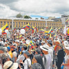 Fotos | EFE | LAPATRIA Miles de personas se manifestaron con carteles y banderas. La movilización fue convocada tras el atentado contra el senador y precandidato Miguel Uribe.