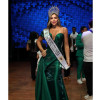 El porte y la belleza de Marcela Muñoz Vargas al lucir un traje en color verde esmeralda más su actitud en pasarela frente al público y jurado calificador