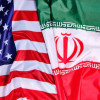 Banderas de Estados Unidos e Irán.
