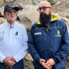 Henry Gutiérrez Ángel, gobernador de Caldas, y Carlos Alberto Carrillo Arenas, director general de la Unidad Nacional de Gestión de Riesgo de Desastres, durante una visita a Supía. 