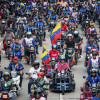 Miles de motoristas simpatizantes del chavismo rodaron por varias calles de Caracas en respaldo al presidente venezolano, Nicolás Maduro, y en contra de las que señalaron como "amenazas" de Estados Unidos, en vista del reciente planteamiento del país norteamericano de desplegar buques cerca del caribeño bajo el argumento de combatir el narcotráfico.