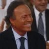 Julio Iglesias.