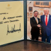 Fotografía publicada en la red social X en la cuenta @petrogustavo del presidente de Colombia, Gustavo Petro, posando en una imagen junto a su homólogo de Estados Unidos, Donald Trump, tras una reunión este martes, en la Casa Blanca, en Washington (Estados Unidos).