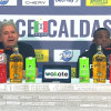 Hernán Darío Herrera respondió a los hinchas que le exigen títulos con el Once Caldas. En la foto, el técnico Herrera y Jáder Quiñones, mediocampista titular del Once Caldas en el partido frente a Deportivo Pasto. 