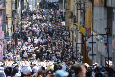 Al mediodía los participantes cruzaron el centro de la ciudad por la carrera 22.