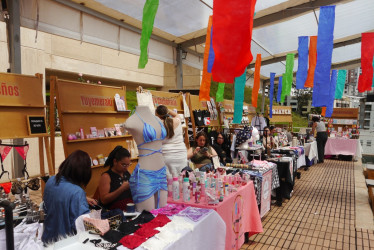 Estudiantes y egresados de la Universidad de Caldas mostraron sus proyectos productivos en el Centro Cultural Universitario Rogelio Salmona. Expusieron este jueves en el marco de la 68.ª Feria de Manizales.