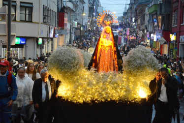 La Virgen de la Macarena este jueves en la carrera 22 de Manizales.