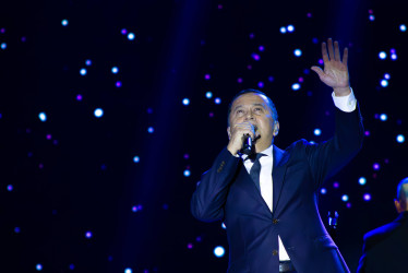 Ámame es el último álbum de estudio de Yuri Buenaventura. Fue grabado en Nueva York y está compuesto por once canciones