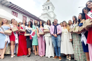 Candidatas al Reinado Internacional del Café en su visita a Neira (Caldas).