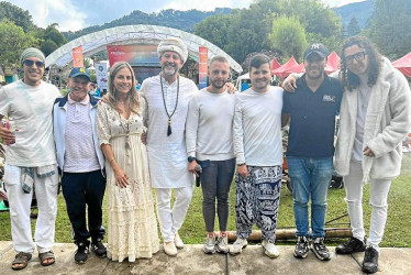 Foto | Cortesía | LA PATRIA Miguel Eduardo Loaiza Román, Héctor Montoya, Daniela de Mari, Krish Benvenuti, Juan Camilo Marín, Juan Uribe, Sergio Giraldo y Julián Cardona participaron del Festival Consciente. Los asistentes disfrutaron de actividades de bienestar para el cuerpo, la mente y el espíritu. 
