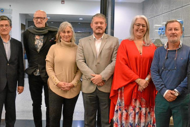 Victoria Betancurt, asesora comercial de LA PATRIA; Rubén Darío Gil, jefe Administrativo y Financiero de LA PATRIA; Ricardo Germán Gallo, director de Relaciones Corporativas y Comunicaciones de Gensa; Juliana Londoño Villa, profesional en Comunicación Corporativa de Gensa; Fabio Andrés García Bedoya, director de Control Interno de Gensa; Patricia Gaviria Ospina, directora de Planeación de Gensa; Hugo Alberto Corrales Giraldo, asesor de Seguros GRQ, y Andrés Felipe Arbeláez Ospina, director de Sostenibilidad