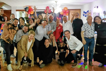 Foto | Lector | LA PATRIA En la casa de los Arcila se reunió la colonia riosuceña residente en Manizales, para ultimar los detalles del último Decreto, que se realizará el próximo domingo en La Perla del Ingrumá, con el cual se cierran los rituales que le darán paso en enero al esperado Carnaval.