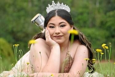 Foto | Archivo familiar | LA PATRIA En la capilla del Colegio Santa Inés se celebró una eucaristia por los 15 años de Isabella Botero Salgado. Luego, su familia realizó una recepción en el Salón de Eventos La Tribu.