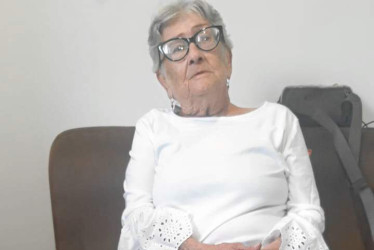 Foto | Cortesía Lector | LA PATRIA Abrazo gigante para la mamá, abuela, tía, hermana y suegra María Belisa Orozco en su cumpleaños.