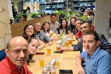 Foto | LA PATRIA Osvaldo Hernández, Elizabeth Restrepo, Laura Henao, Darío Augusto Cardona, Martha Lucía Gómez, Luis Fernando Trejos, Sofía Gómez, Andrés Villamizar, Santiago Zapata, Juan Carlos Layton y Óscar Giraldo, se reunieron en el restaurante Danta, en un encuentro de amigos.