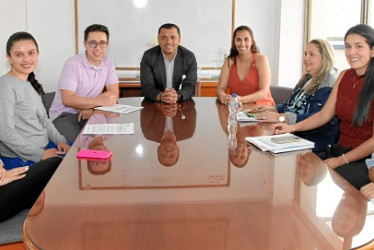 Foto | Argemiro Idárraga | LA PATRIA Lorena López Buitrago, María Cristina Acevedo, Juan Pablo Tabares, Leandro Augusto Gutiérrez, Claudia Patricia Vargas, Francia Luz Franco, Diana María Barco e Isabela García.