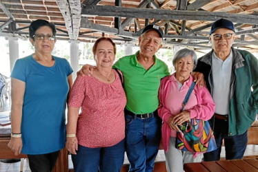 Marta Londoño, Rosa Orozco, Fernando Marín, Natalia Osorio y Jhon Jairo Cardona.
