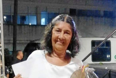 Foto | Cortesía | LA PATRIA Bellanira Ñungo Suárez recibió la condecoración Orden al Mérito Ciudadano Antonio Acosta Gutiérrez "Doradense de Corazón", en el marco de la celebración de los 100 años de La Dorada. A Bellanira se le reconoce como una lider de barrio Corea del Municipio.