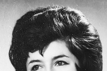 Magnolia Serna de Castaño.