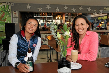 Foto | Argemiro Idárraga | LA PATRIA En el restaurante La Cúpula estuvieron Angye Arias Guapacha y Daniela Pinzón Salgado.