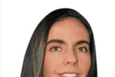 Foto | Rubén Darío López | LA PATRIA Paula Andrea Mejía Jaramillo asumió el cargo como nueva directora de operaciones en el Aserrío La Chalca de Pro-Oriente, empresa reforestadora de Pensilvania. Es ingeniera industrial de la Universidad Autónoma de Manizales, con especialización en Dirección y Producción de Operaciones de la Universidad Nacional sede Manizales. Con 17 años de experiencia en desarrollo e implementación de estrategias tendientes a mejorar los procesos y generar eficiencia en las empresas. Me