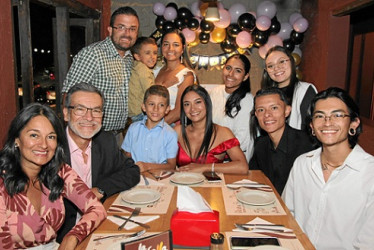 Foto | Argemiro Idárraga | LA PATRIA Luz Adriana Ruiz, Víctor Hugo Jiménez, Samuel Robledo, Sara Jiménez, Sergio López, Felipe Jiménez, Juan Sebastián Robledo, Tomás Robledo, Catalina Montes, Isabella Ospina y Sara Dávila.