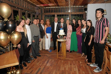 Foto | Argemiro Idárraga | LA PATRIA Juanita Ríos, Carlos Aristizábal, Eberto Aristizábal, Jaime Alfonso Aristizábal, Esther Julia Patiño, Gustavo Sanint Ocampo, Juan Camilo Sanint Aristizábal, Olga Lucía Aristizábal, Alejandra Villamil, Fabiola Aristizábal, Daniela Hurtado, Daniela Jiménez y Julián Sanint.