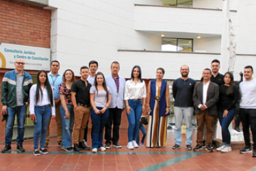 Fotos | Luis Trejos | LA PATRIA Huber Morales, coordinador de la Especialización en Big Data e Inteligencia de Negocios sede Medellín; Luisa Mariana Ríos Bedoya; Juan David Leyton Castaño, coordinador de la Especialización en Big Data e Inteligencia de Negocios sede Manizales;Yamile Toro Jaramillo; Julián David Duque Franco; Germán Sánchez Loaiza; Jackeline García Diaz; Hernán Robledo Giraldo, director Universidad Católica Luis Amigó sede Manizales; Ana Milena Hidalgo Ortiz; Carolina Hidalgo Restrepo, coord
