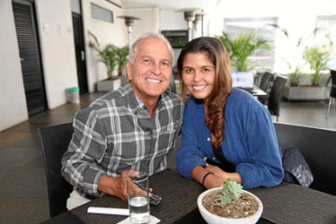 Foto | Argemiro Idárraga | LA PATRIA Víctor Serna Castellanos y Manuela Sierra Rivera compartieron un almuerzo en el Club Manizales.