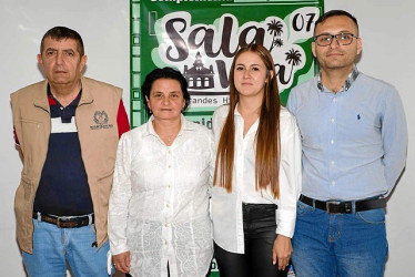 Foto | Luis Fernando Rodríguez | LA PATRIA Óscar Alberto Hernández (registrador municipal), Marleny Gómez (coordinadora mesa de víctimas), María Camila Arroyave (enlace municipal de víctimas) y Lukas Muñoz (personero municipal).
