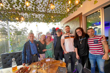 Fotos | Cortesía | LA PATRIA Elinton Mejía, Juan Manuel Cardona, Álisson Mejía Gómez (cumpleañera), Paula Andrea Gómez y Beatriz González.