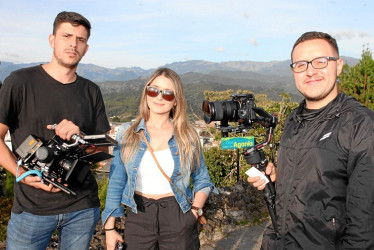 Camilo Castrillón, Carolina Jiménez y Juan Manuel García, del grupo de producción audiovisual.