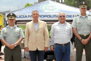 Teniente coronel Sandra Bibiana López Duque, directora Escuela de Carabineros Alejandro Gutiérrez; comisario Jhon Jairo Tangarife Osorio; mando ejecutivo de comando; coronel Jhon Carlos Rojas Rincón, comandante Policía Metropolitana de Manizales; coronel José Arturo Sánchez Valderrama, comandante Policía Caldas.